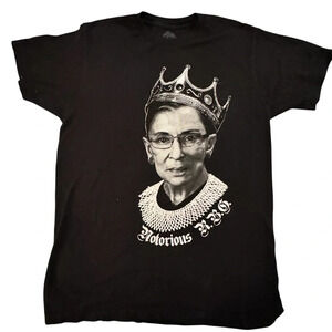 Ruth Bader Ginsburg black tee shirt vguc size medium